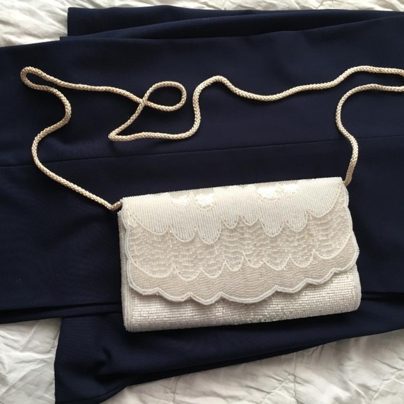 La Regale Handbags - La Regale beaded crossbody clutch